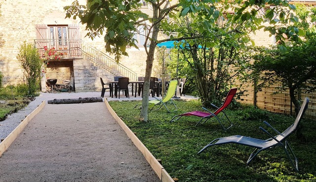 Large family home in the Jura - sleeps 8 to 9