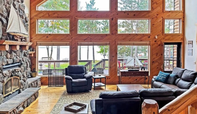 Large Family Home on Petenwell Lake