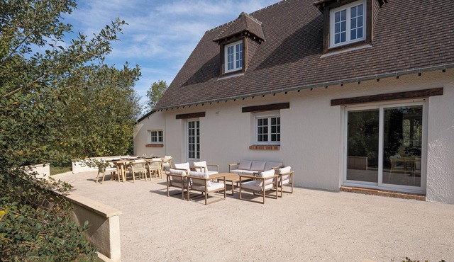 Large family home on the outskirts of Deauville - calm & comfort close to everything
