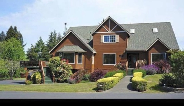 Large Family Home near the Beach