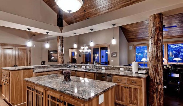 Large Family home with 5 bedrooms and private hot tub