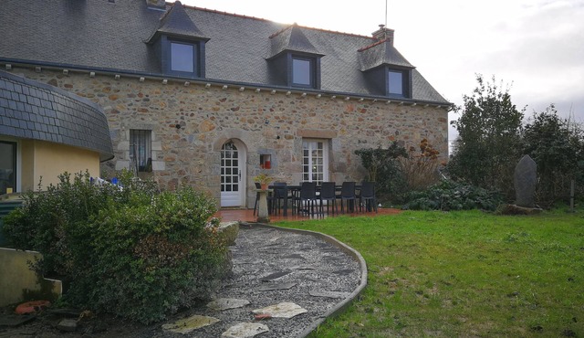 Large family home with cabin and wood-burning oven