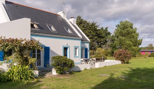 Large family home with garden near the beaches