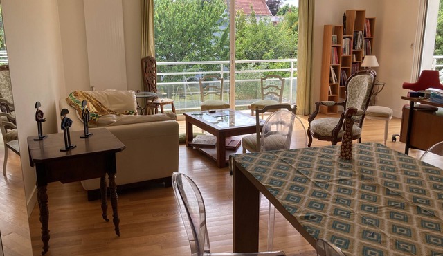 Large family house 10 minutes from the train station
