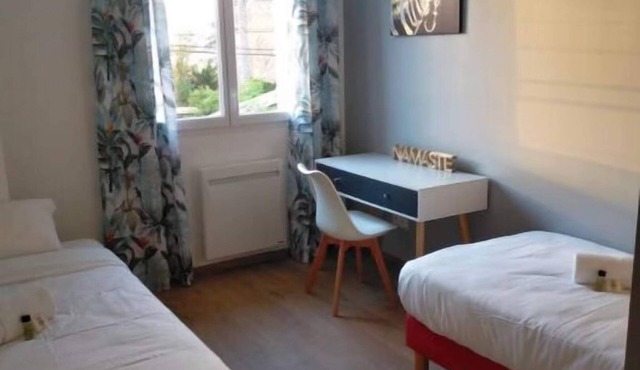 Large Family House for 10 with Enclosed Garden and Parking near Lyon