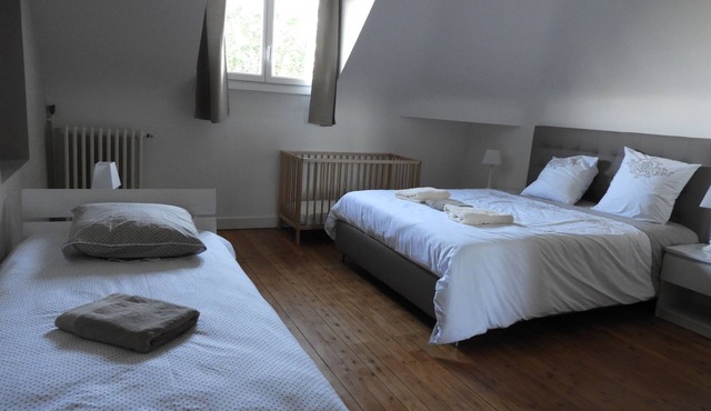 LARGE FAMILY HOUSE FOR RENT