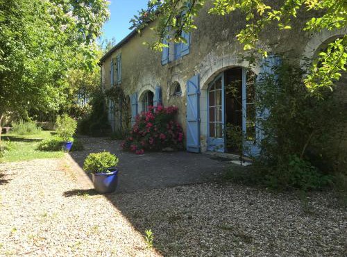 Large family house for young and old in great calm in South Touraine