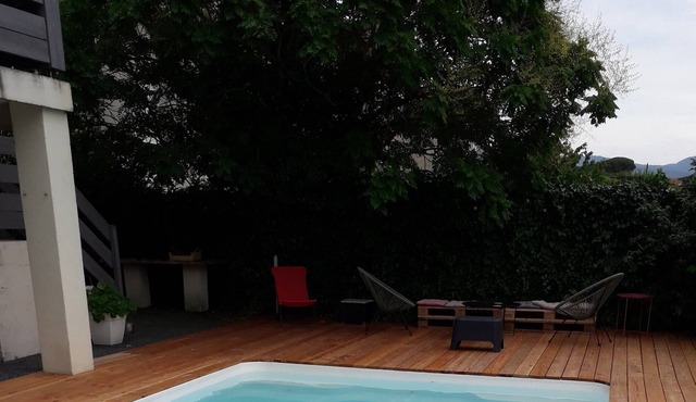 Large family house with swimming pool 8 beds + baby beds possible