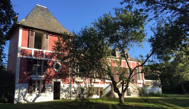 Large family house in the countryside 16 pers - Swimming pool - Near Vichy - 2 nights min