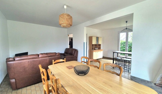 Large family house - near beach