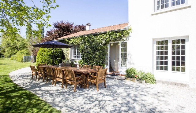 Large family house with heated pool