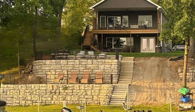 Large Family Lakehouse on Crooked Lake, Angola, IN-Beautiful Views Outdoor Oasis