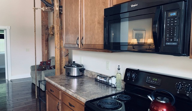 Large family lodging in a quaint town. Great for large groups or gatherings.