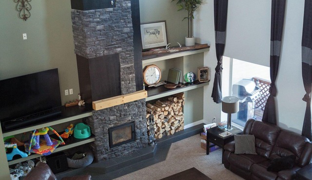 Large Family Oriented Home- escape from the city and enjoy the SK countryside!