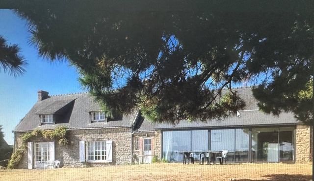 Large family property by the sea, 9 bedrooms, sleeps 19, sea view