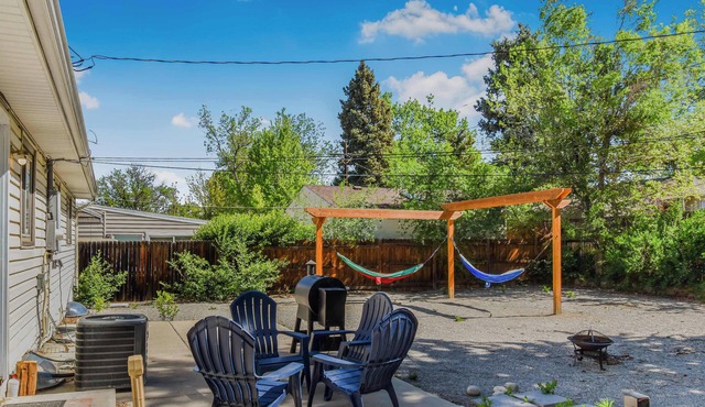 Large Family Retreat in Quiet Denver Spot