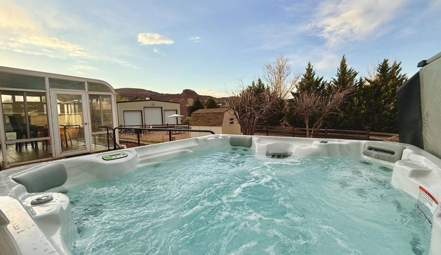 Large Family retreat, Private hot tub, Sleeps 10