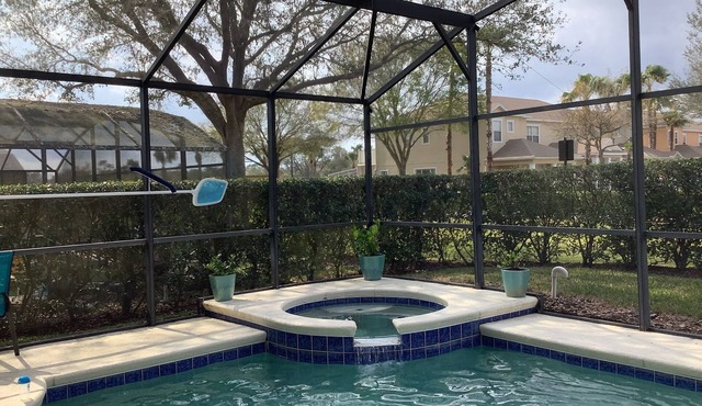 Large family vacation home, close to Disney, private pool & spa, newly remodeled