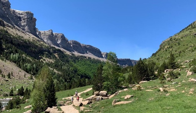 Large family villa between the Ocean and the Pyrenees