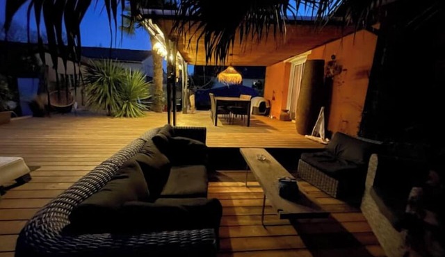 Large Family Villa - Swimming pool - Spa - 12 people.