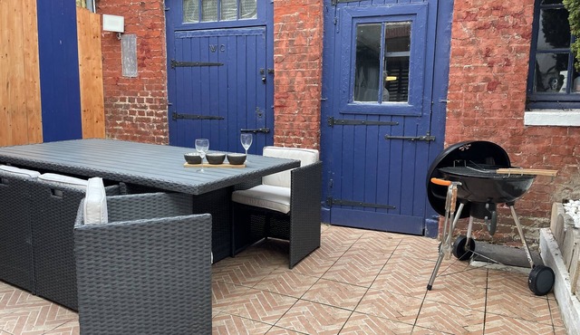 Large fisherman's house, 4 bedrooms and 1 interior courtyard, close to the sea!