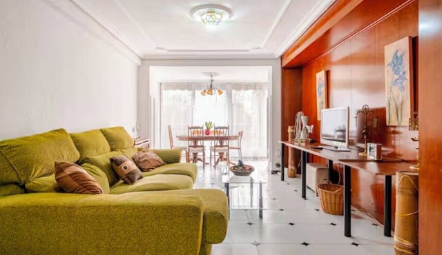 Large floor in Alcorcón with excellent connection to Madrid