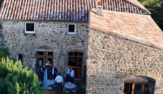 Large vacation home in Ardéche, with swimming pool and garden.