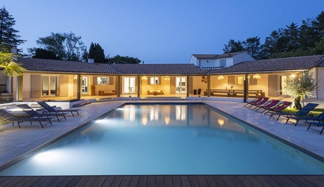 Large villa with pool in Charente-Maritime