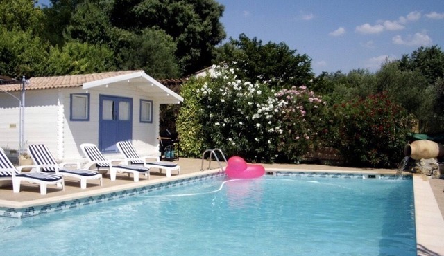 Large house in a beautiful Mediterranean garden - Pool and private cottage