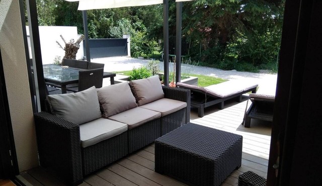 Large family home pool int "the girls of the gardens"