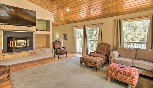 Large Frazier Park Home in Pine Mountain Club