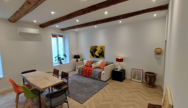 Large, fully renovated apartment.