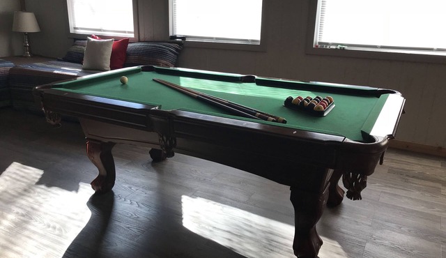 Large Fun Filled Home near Canton lake