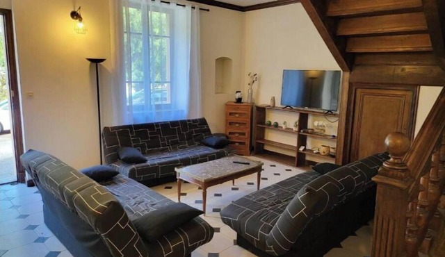 Large furnished house fully equipped - Wifi, TV, Billiards