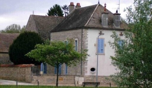 Large gîte near Beaune