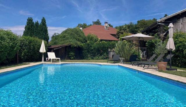 Large gîte for 6 in quiet countryside, 3 bedrooms, 3 bathrooms, swimming pool