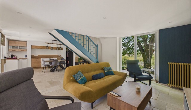 Large garden and terrace for 7 people