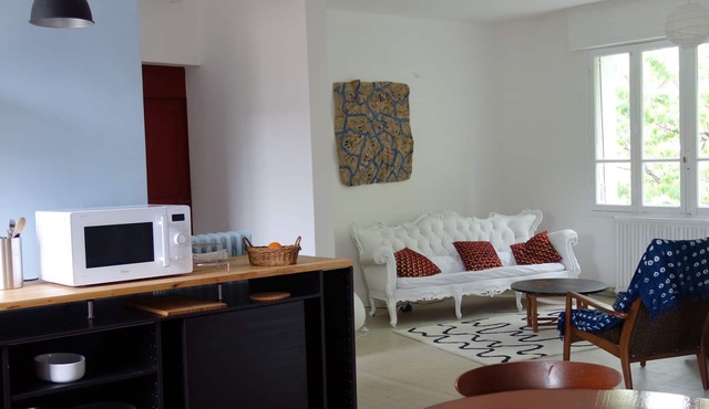 Large garden by the river and in the town center