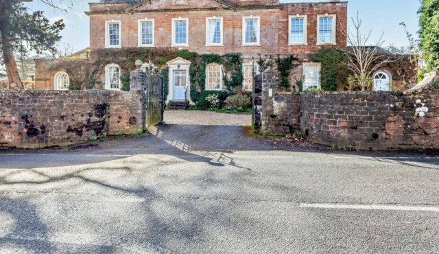 Large Georgian Manor House in Idyllic Foodie Heaven Somerset Village Near Bath