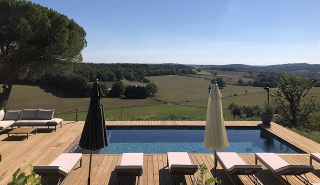 Large gîte, 16th century manor house, in the heart of nature, Perigord noir