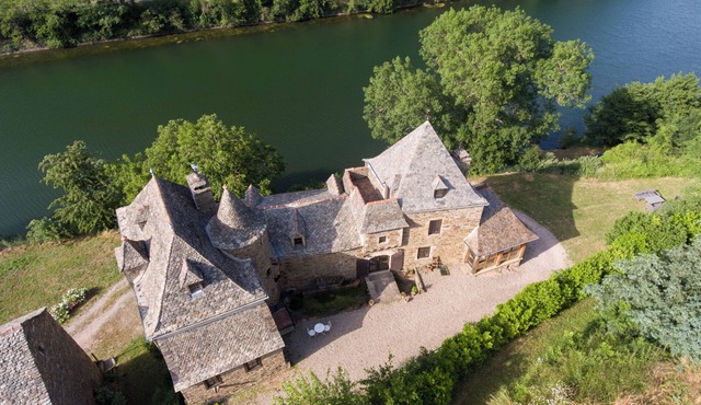 Large Gite in Chateau with private beach