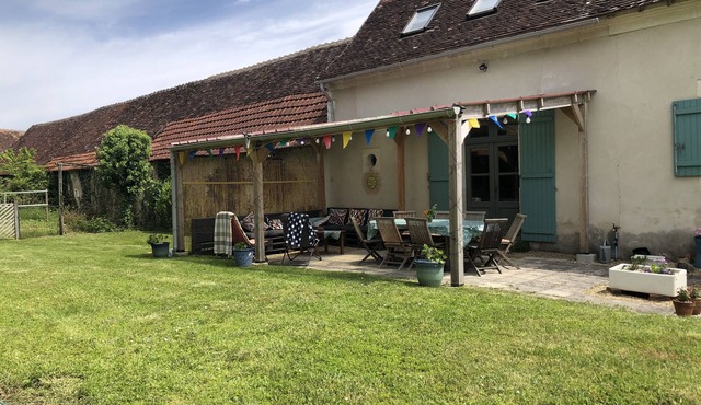 Large Gîte in the countryside. Find peace and quiet here.