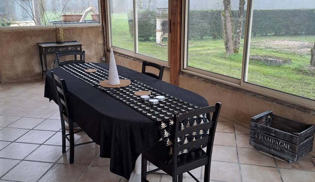 Large gîte in the heart of nature Sleeps 15 Pets welcome 17€