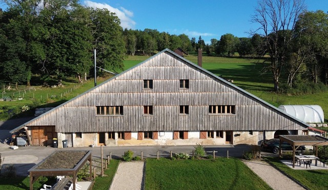 Large Gîte sleeps 10 in a Comtoise farmhouse with terrace and pétanque court!