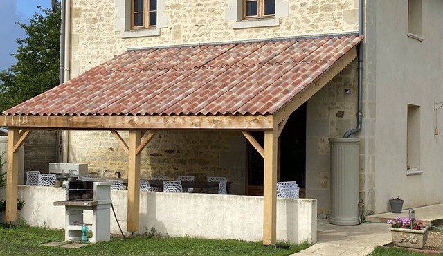 Large gite sleeps 10 people and up to 12 with airbeds