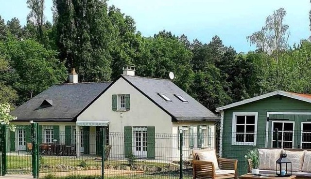 Large Gite SWIMMING POOL and SPA 15 km from Saumur with garden in the heart of the Forest