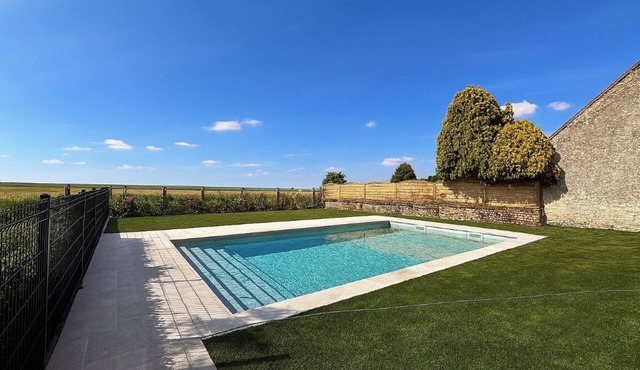 Large gîte with heated pool & sauna near Loire & Chambord. Ideal for groups!