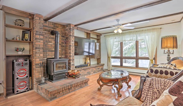 Large Greeley House w/2 Game Rooms + Yard!