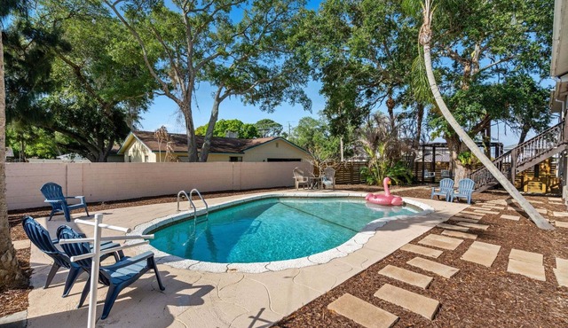Large Group Friendly Coastal Escape W/Heated Pool & Spacious Patio!🌴🏖️