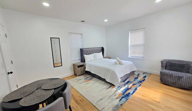 Large Group-Friends Family Business-5bedroom 3bath Bound Brook NJ/NYC